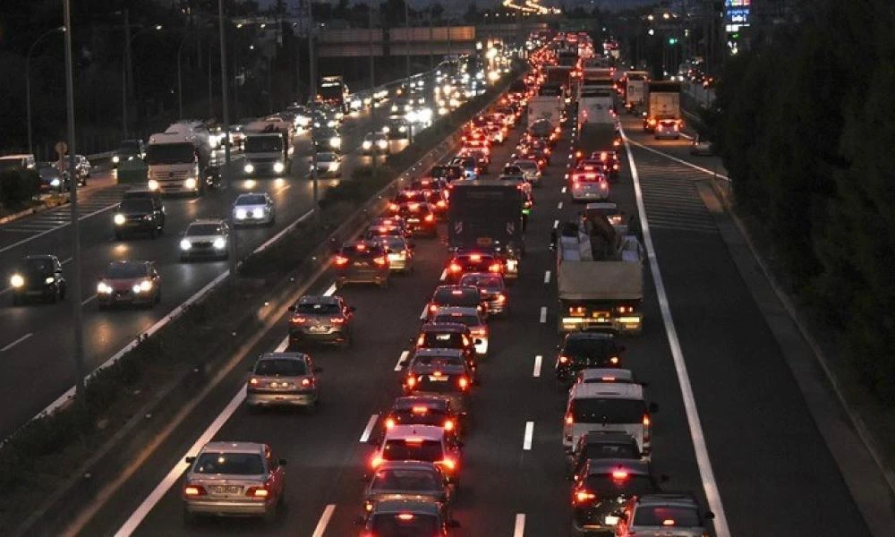  Επιστροφή των εκδρομέων από το τριήμερο της 25ης Μαρτίου – Πού έχει μποτιλιάρισμα